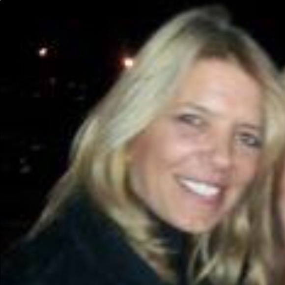 Meet your Posher, Bobbi - Picture 1 of 1